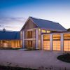 JR GARAGE DOOR AND SERVICES LLC Logotyp