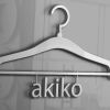 akiko womenswear Logotyp